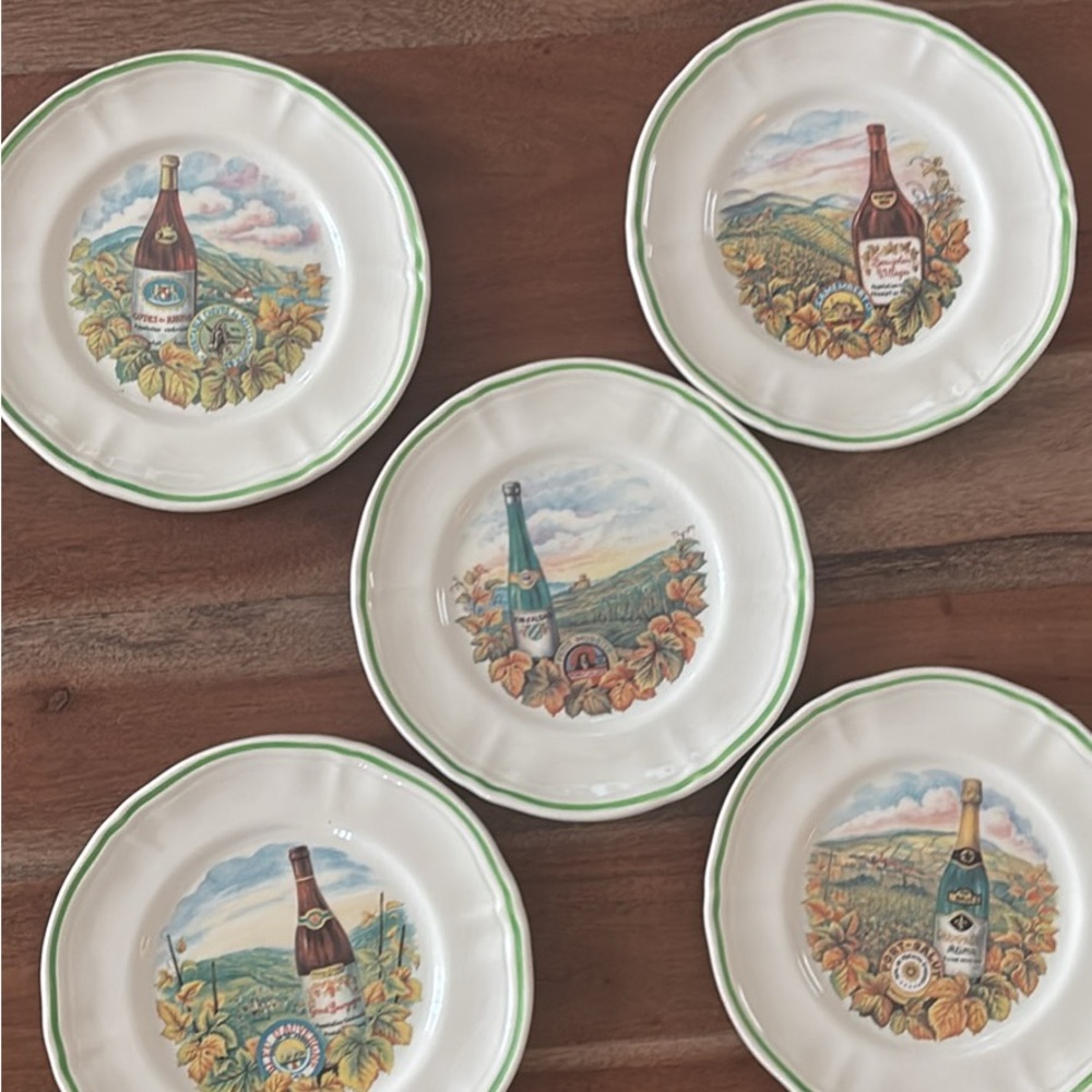 Longchamp Wine-Themed Ceramic Plates with Green Rim